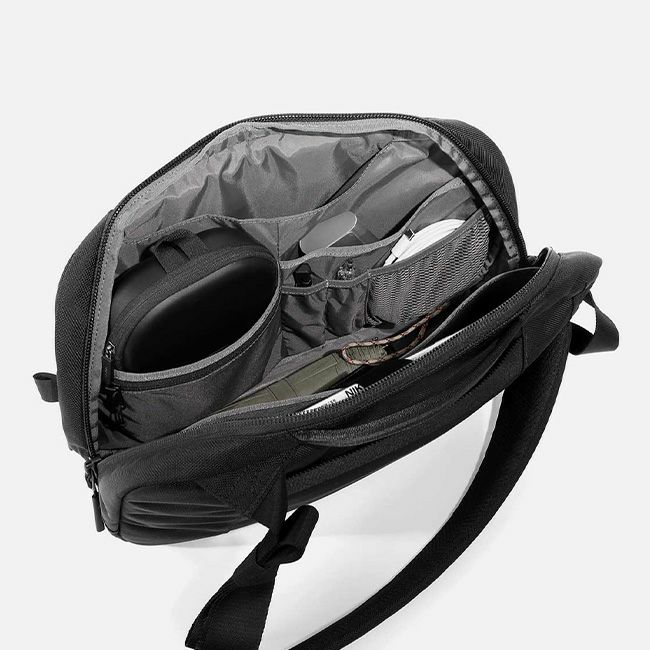 Aer トラベルスリング2（黒） Travel Sling 2 – Aer