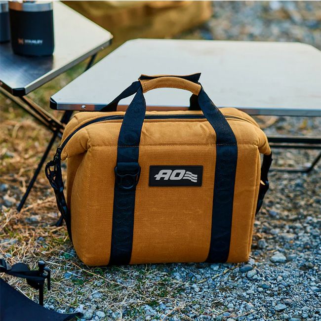 Coleman - AO Coolers ソフトクーラー サンドトープ AO coolers 6パックキャンバスソフトクーラー サンドトープ AO