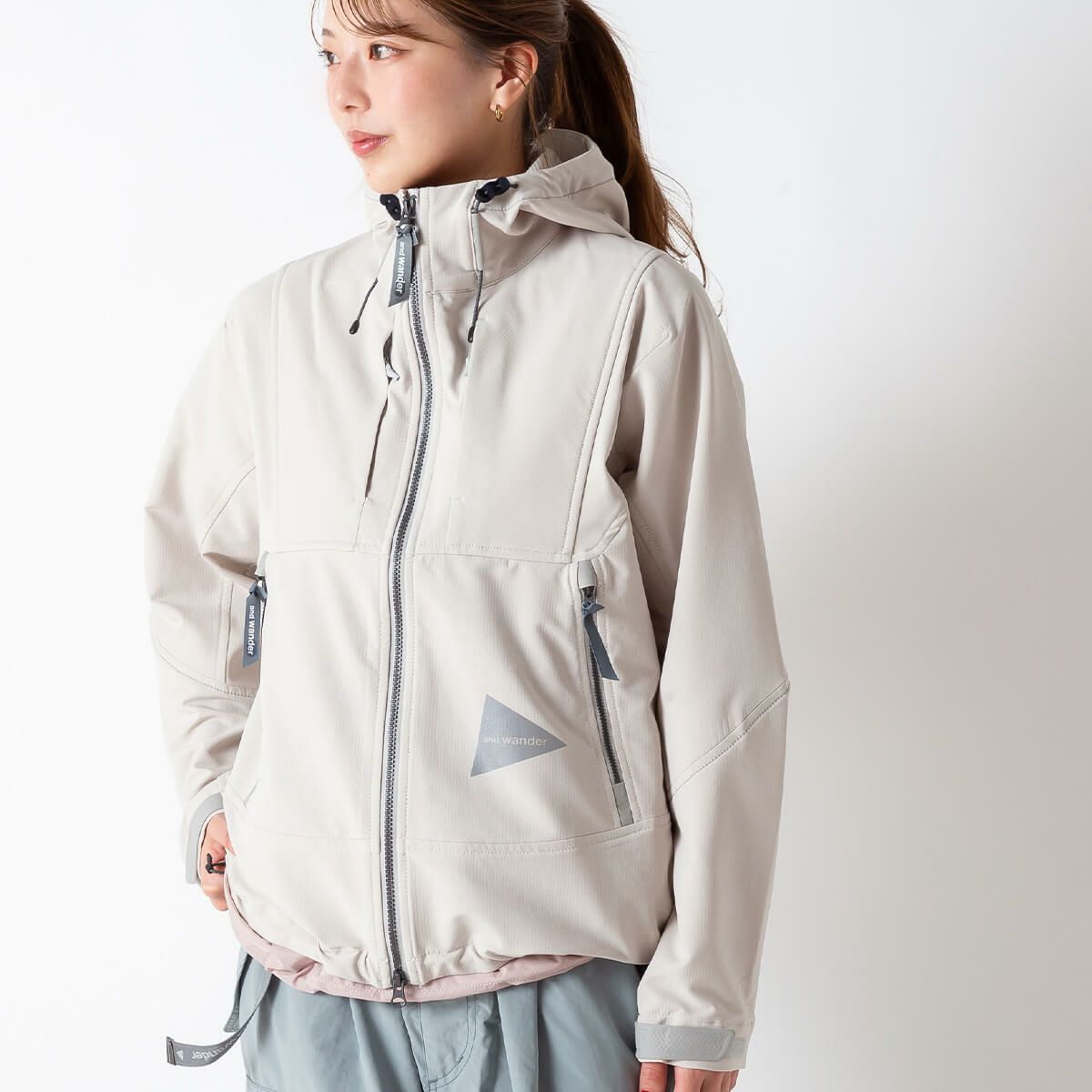美品】アンドワンダー グラディエントカラー 来そ トレックジャケット