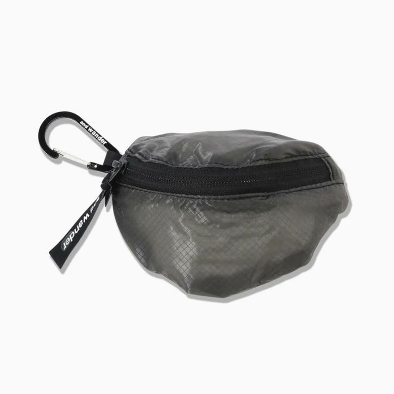 and wander アンドワンダー シルミニポーチ